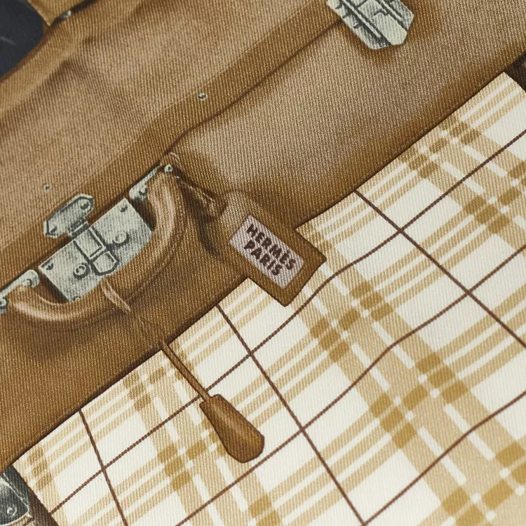Carré Hermès 65 H en Voyage Soie Marron