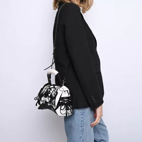 BALENCIAGA バッグ ホワイト ブラック BALENCIAGA ショルダーバッグ ホワイト/ブラック - メルカリ